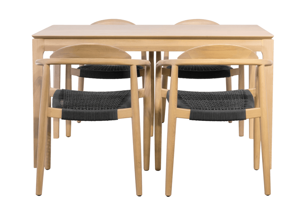 Egetræsbord med stole 